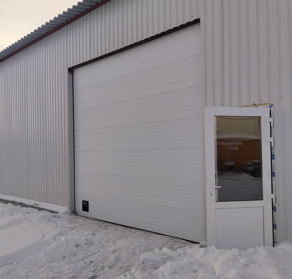 Секционные ворота DoorHan в Таразе с установкой